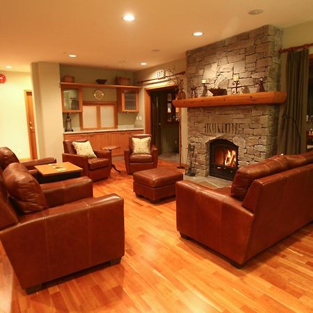 Вілла Whistler Alpine Chalet Retreat & Wellness Екстер'єр фото