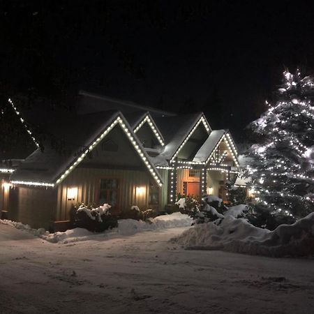 Вілла Whistler Alpine Chalet Retreat & Wellness Екстер'єр фото