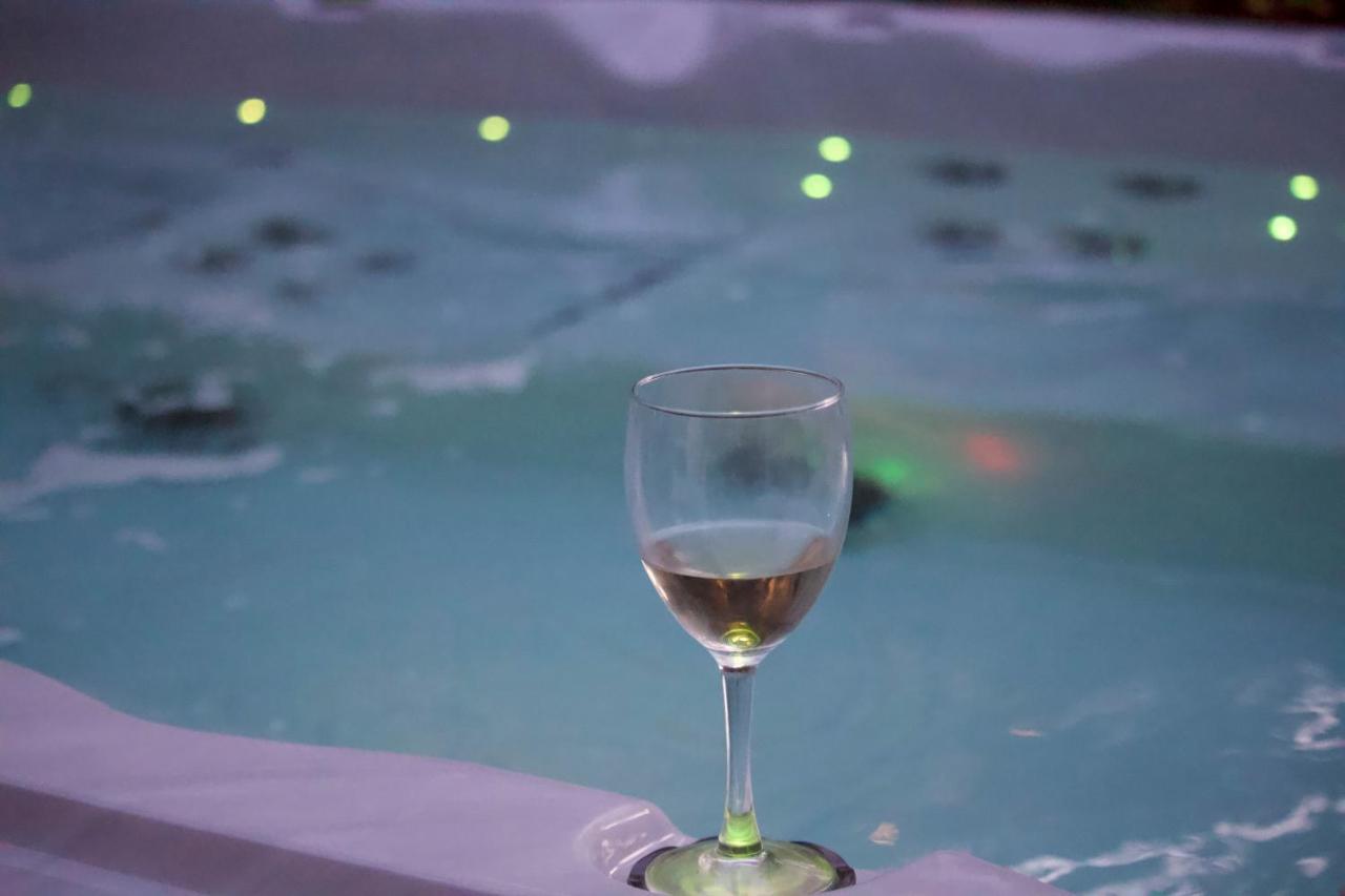 Вілла Whistler Alpine Chalet Retreat & Wellness Екстер'єр фото