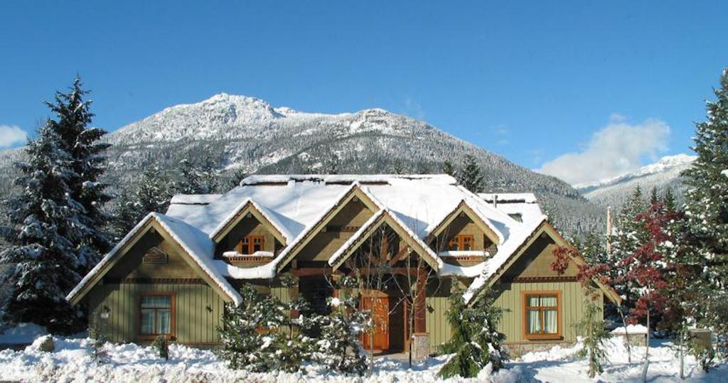 Вілла Whistler Alpine Chalet Retreat & Wellness Екстер'єр фото