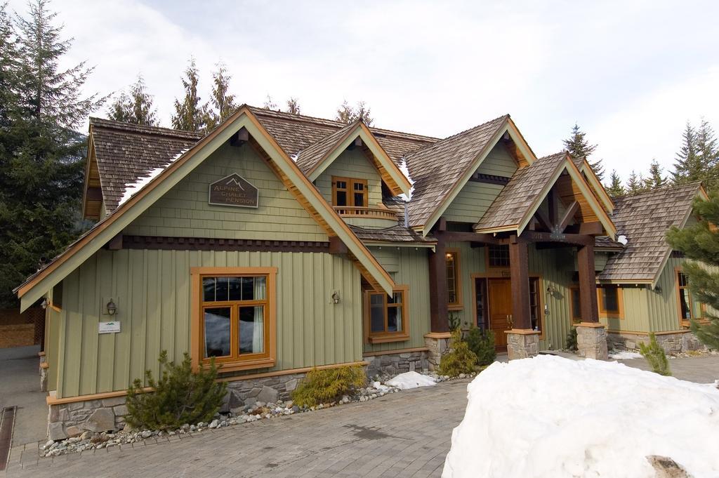 Вілла Whistler Alpine Chalet Retreat & Wellness Екстер'єр фото