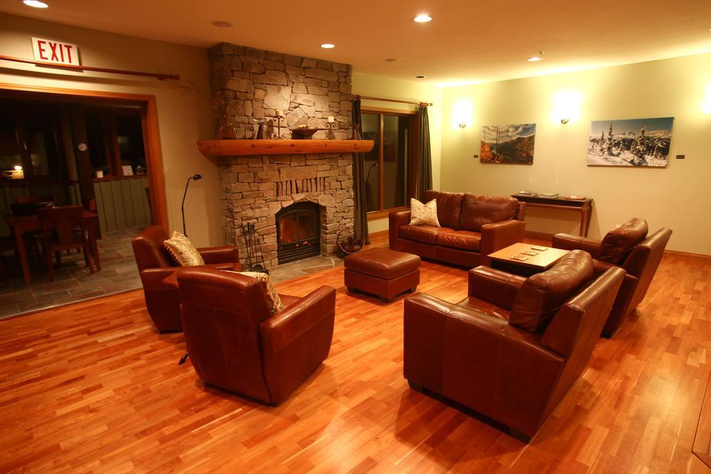 Вілла Whistler Alpine Chalet Retreat & Wellness Екстер'єр фото