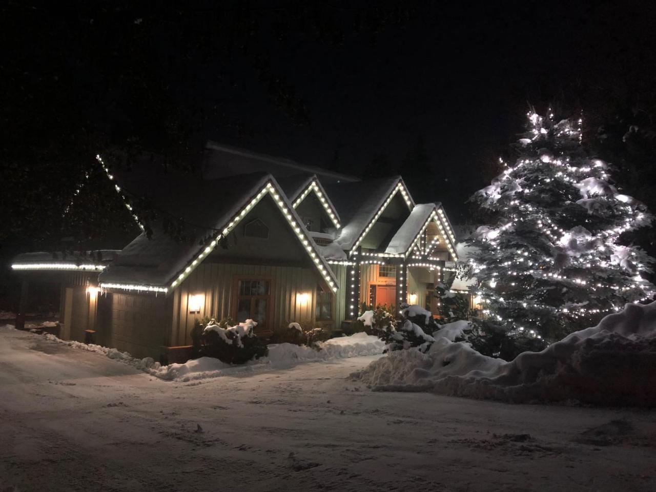 Вілла Whistler Alpine Chalet Retreat & Wellness Екстер'єр фото